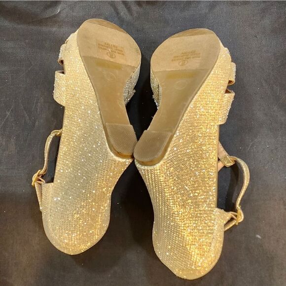 BRAND NEW DE BLOMSSOM COLLECT GLITTER RHINESTONE T-STRAP PLATFORM WEDGE SANDALS - Picture 14 of 16